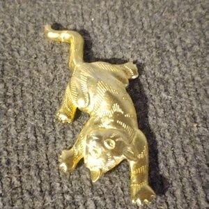 Crouching tiger brooch